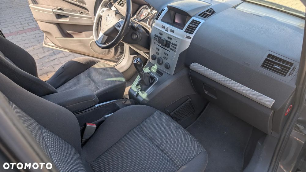 Opel Zafira 1.8 - 9