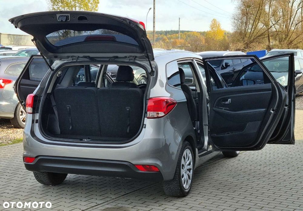 Kia Carens - 7