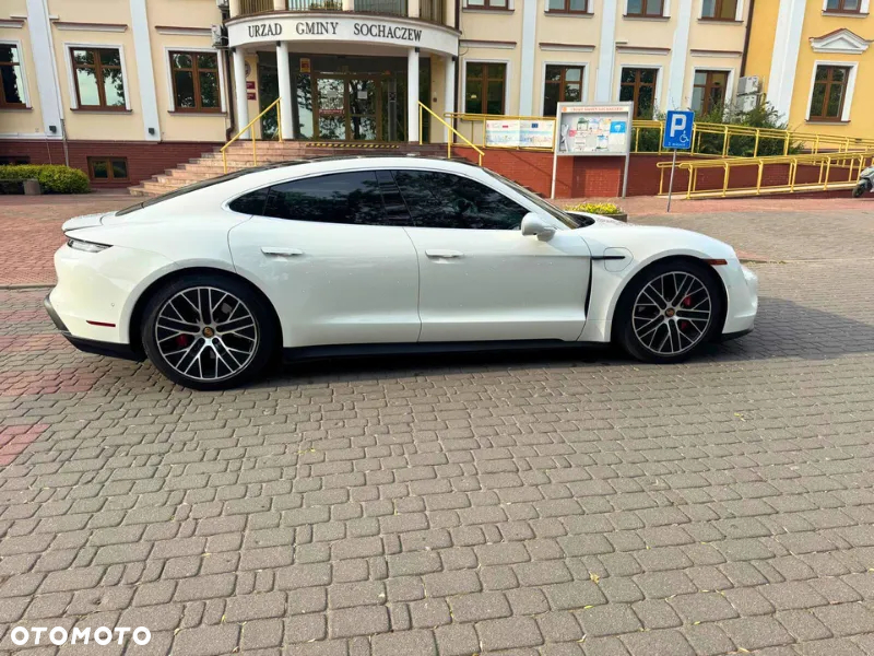 Porsche Taycan - 4