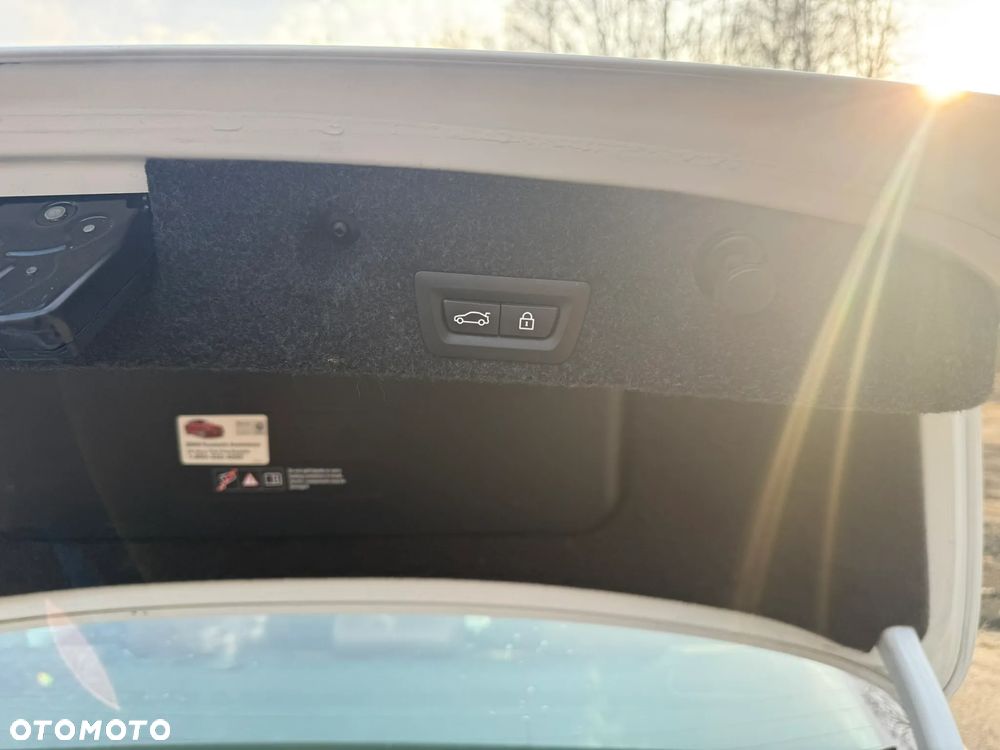BMW Seria 5 528i xDrive - 8