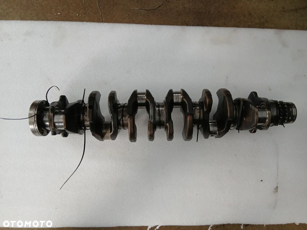 Wał korbowy BMW E60 E61 E65 E66 X5 E70 3l.d M57 7792608 - 1