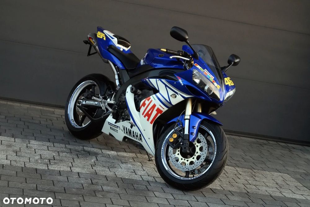 Yamaha R1 - 1