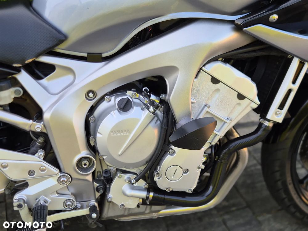 Yamaha FZ6 - 12
