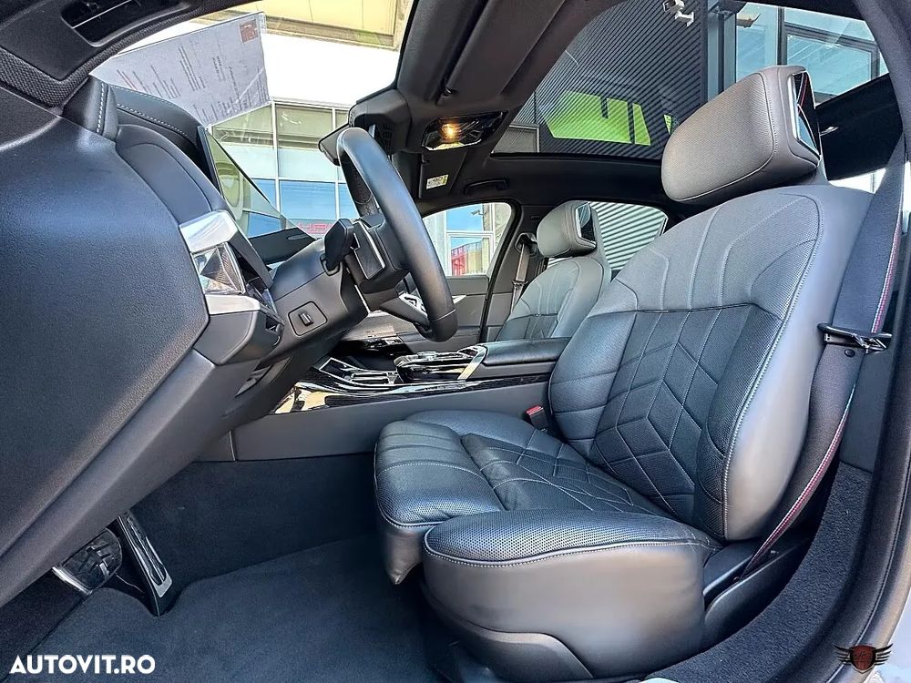 BMW i7 xDrive60 - 14