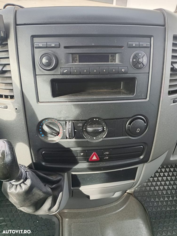 Volkswagen Crafter 2.5TDi - 9