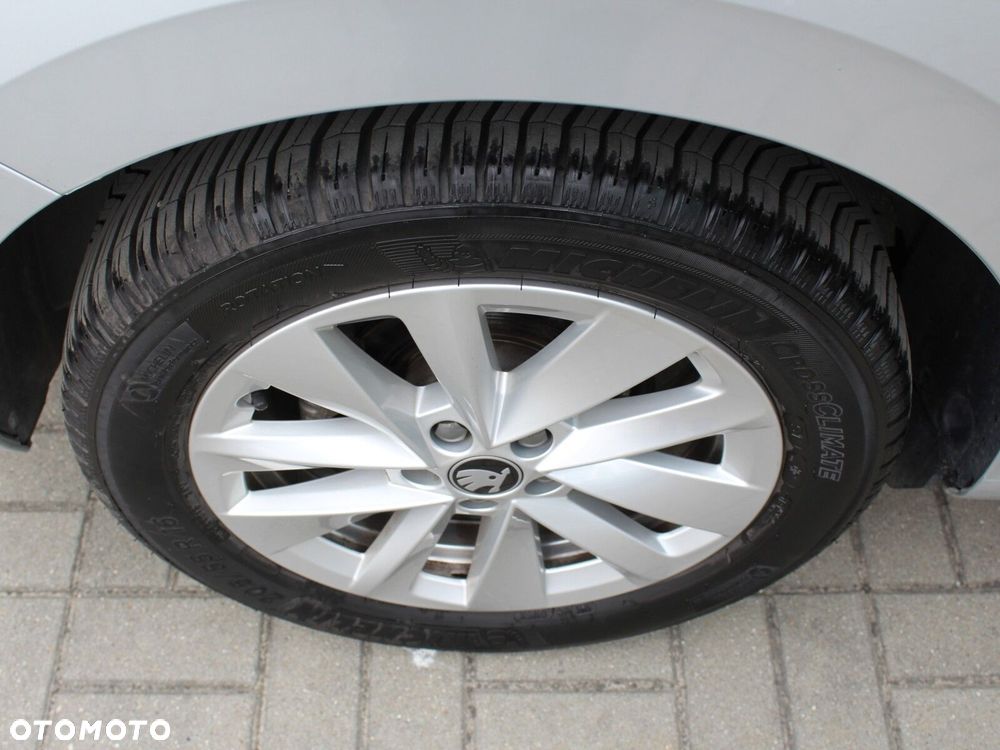 Skoda Scala 1.0 TSI Selection DSG - 32