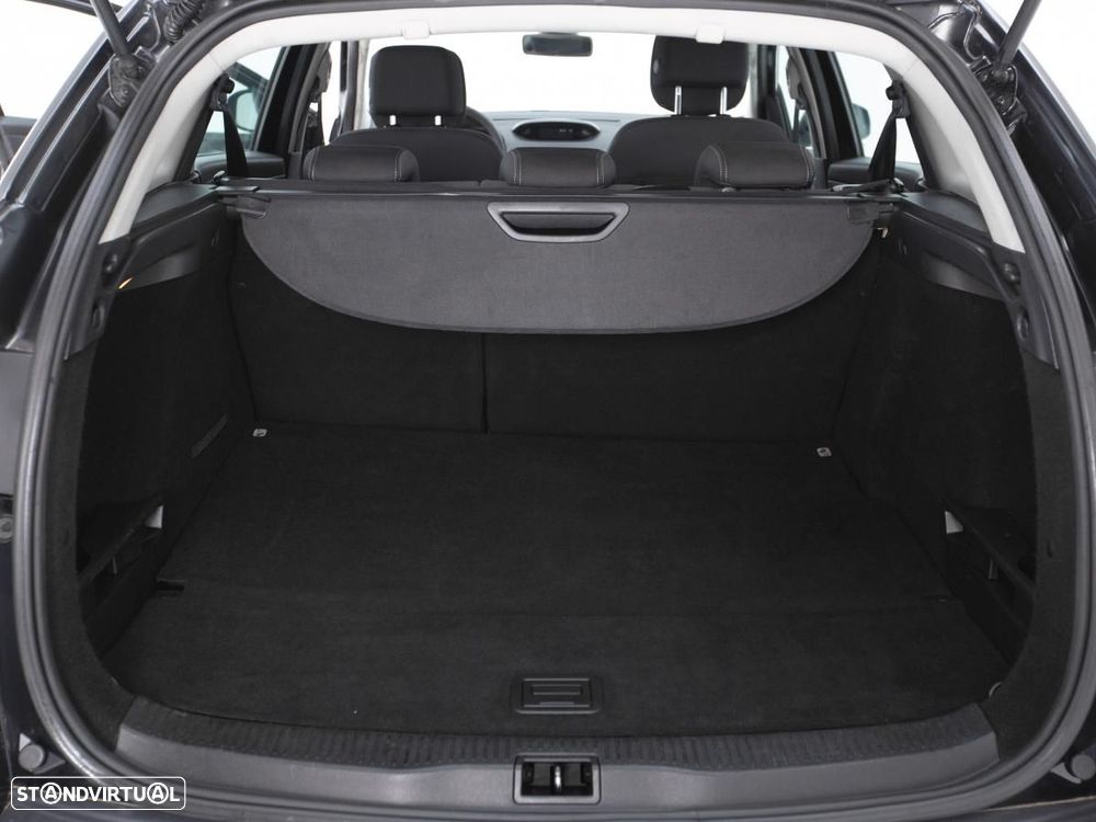 Renault Mégane Sport Tourer - 11