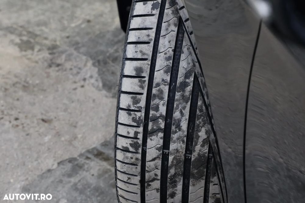 Volkswagen Golf 1.6 TDI DPF BlueMotion Technology Highline - 33