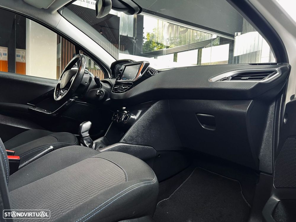 Peugeot 208 1.6 BlueHDi Style - 16