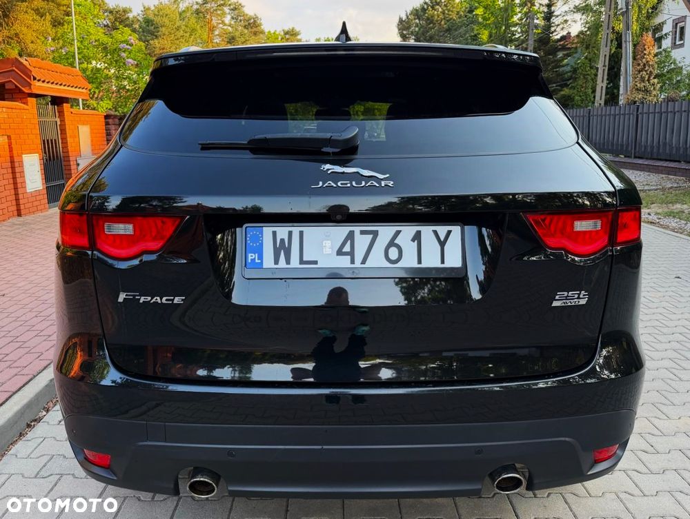 Jaguar F-Pace 2.0 i4P AWD R-Sport - 10