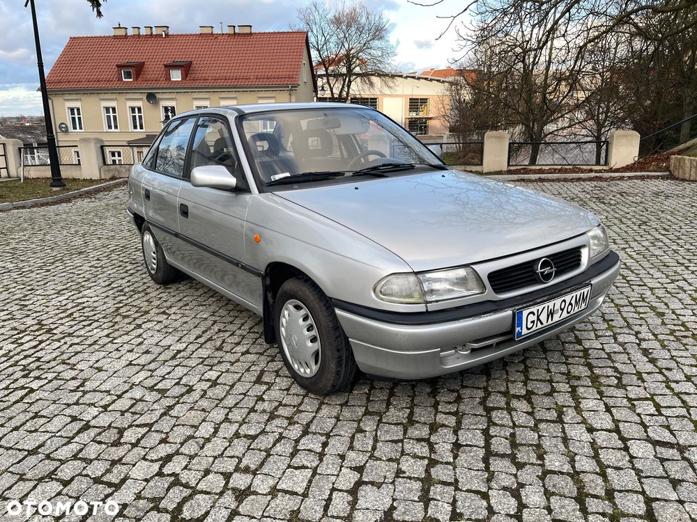 Opel Astra 1.4 GL - 3