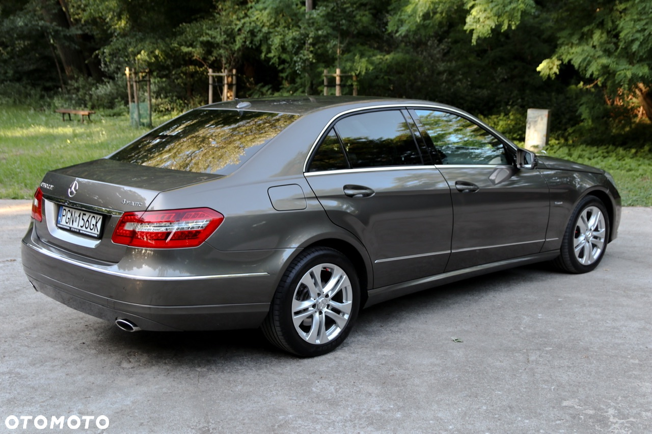 Mercedes-Benz Klasa E 350 T CDI DPF 4Matic BlueEFFICIENCY 7G-TRONIC Avantgarde - 11
