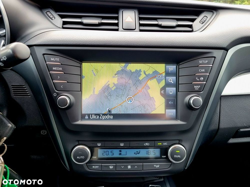 Toyota Avensis 1.8 Sol NAVI MS - 18