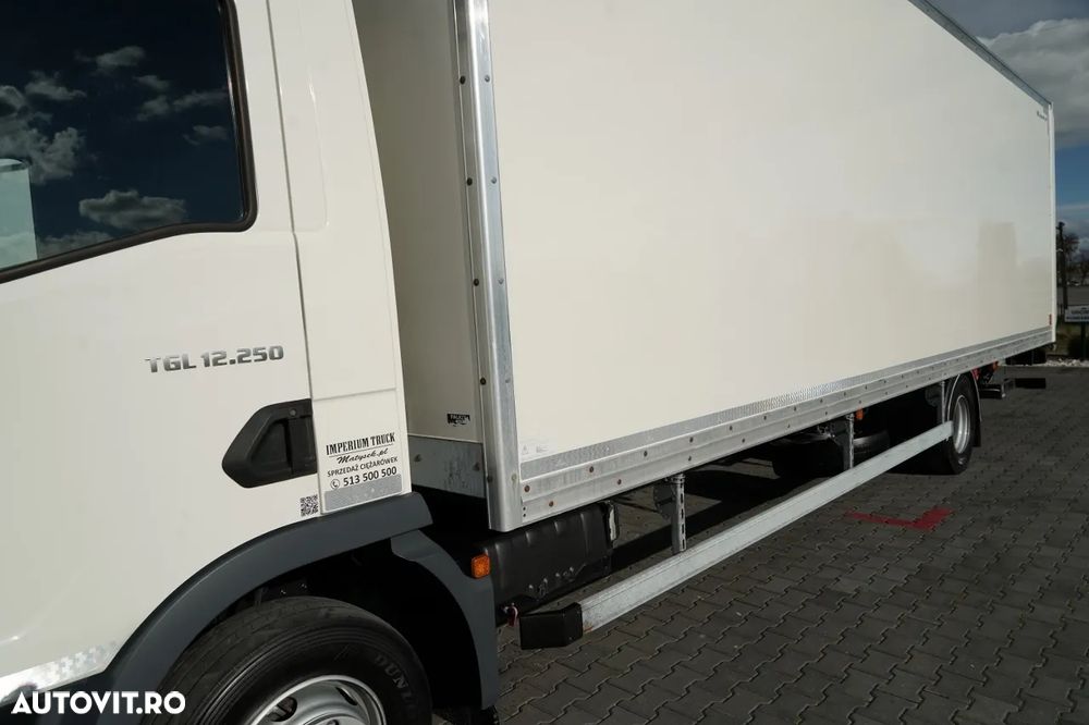 MAN TGL 12.250 / CAMION SOLO / CONTAINER 8 M / LIFT / UȘĂ LATERALĂ / 2021 - 10