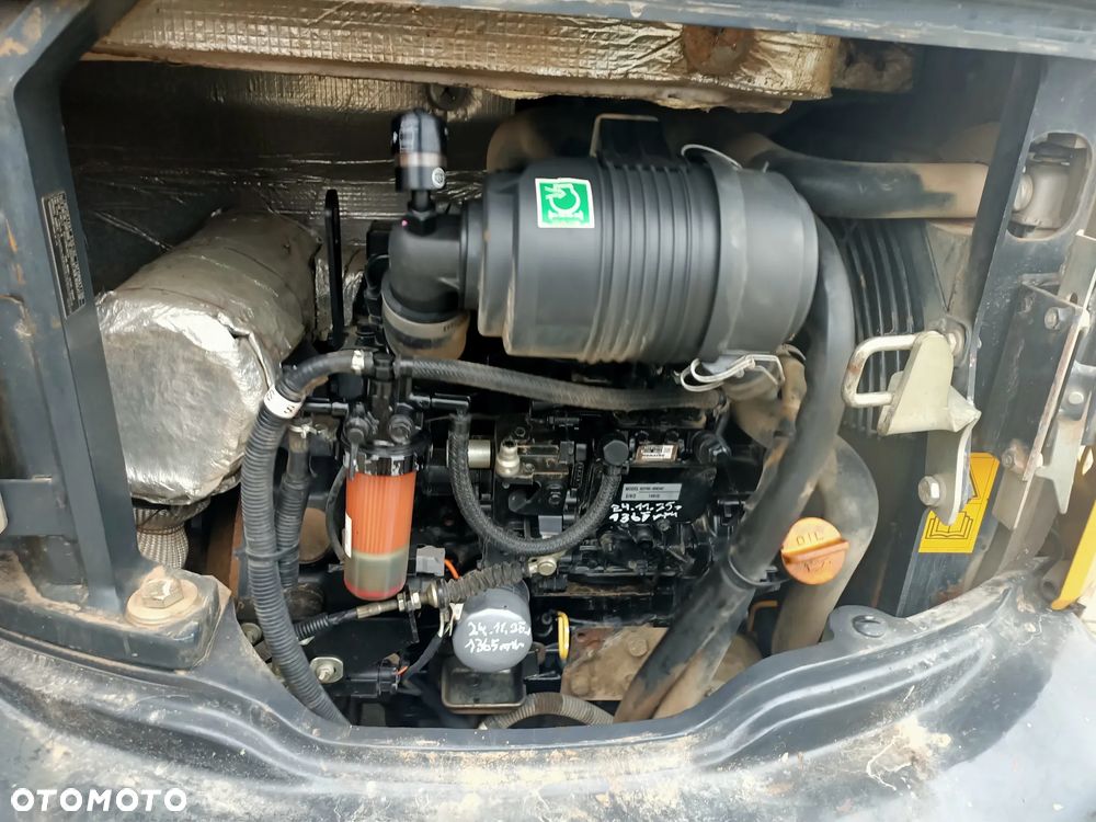 Komatsu PC26MR-3 - 20