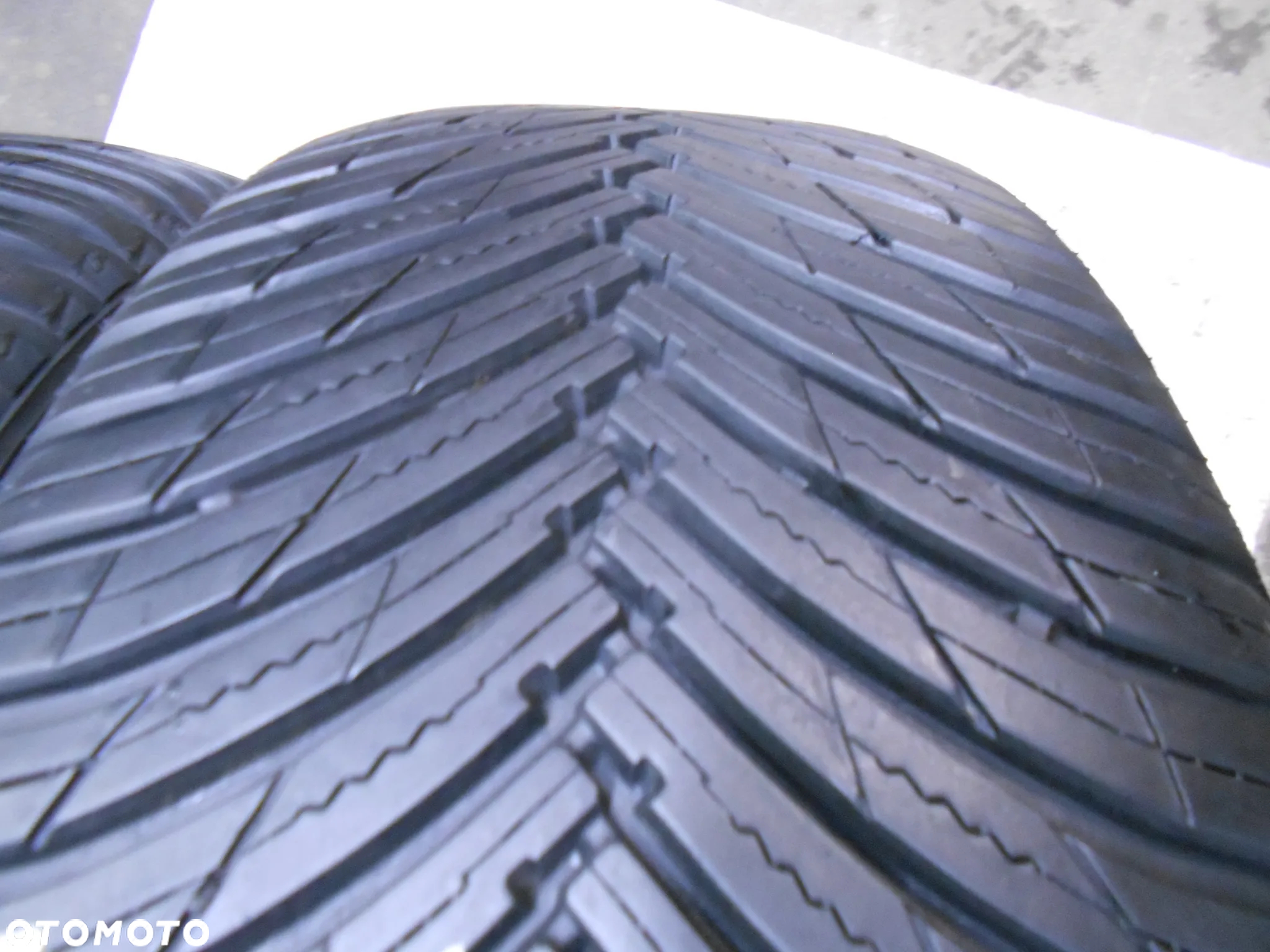 OPONA POJEDYNKA  235/50R19 MAXXIS PREMITRA ALL SEASON AP3 SUV DOT 1321 8MM - 2