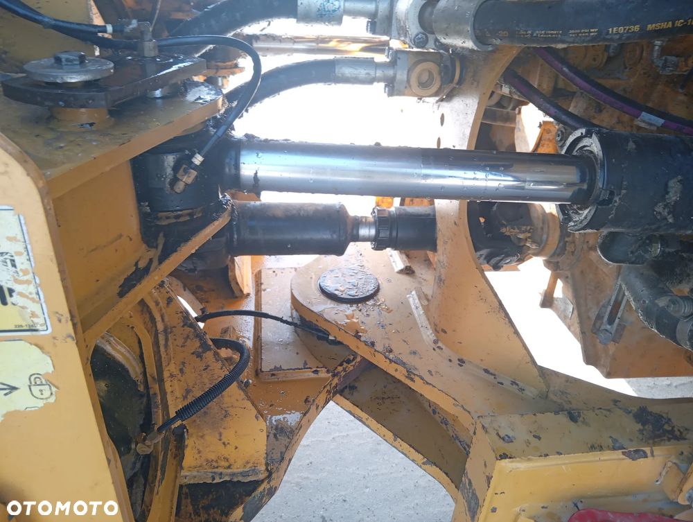 Caterpillar 962M - 10