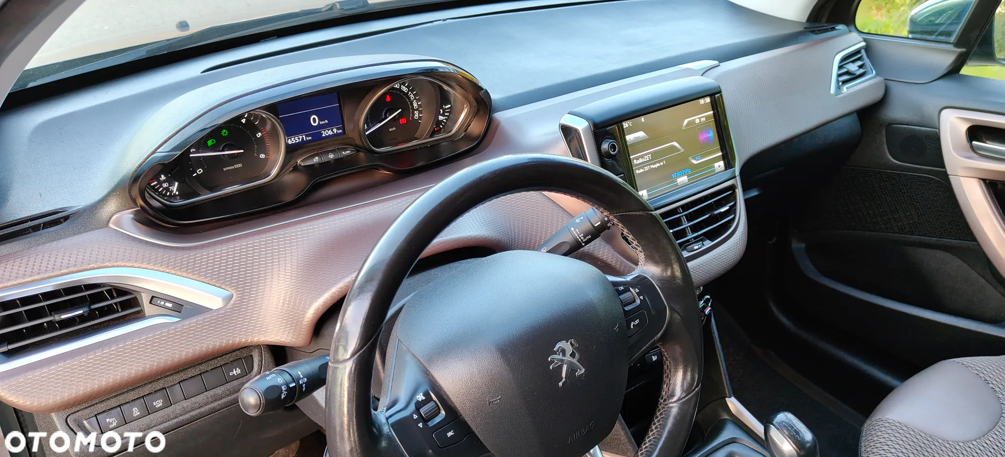 Peugeot 2008 1.6 e-HDi Allure S&S - 17