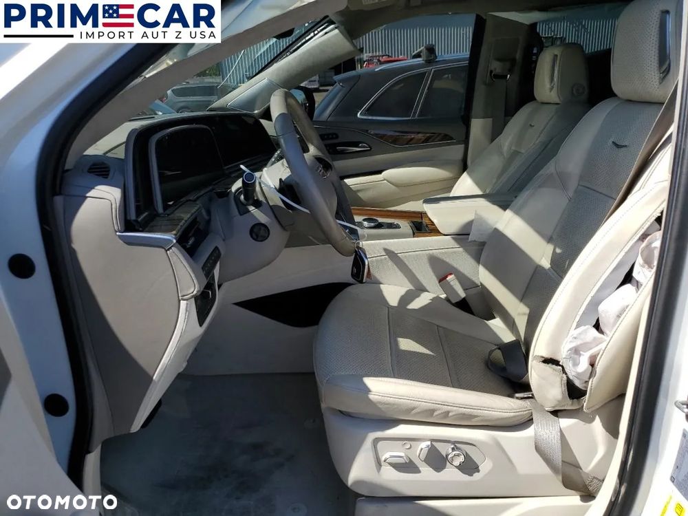 Cadillac Escalade - 7