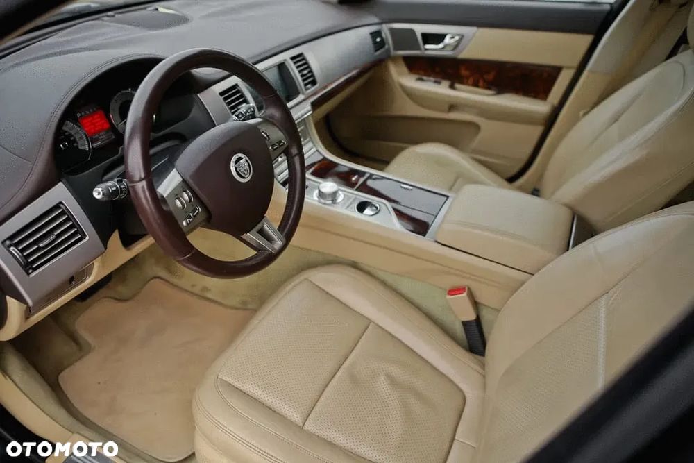 Jaguar XF 5.0 V8 - 9