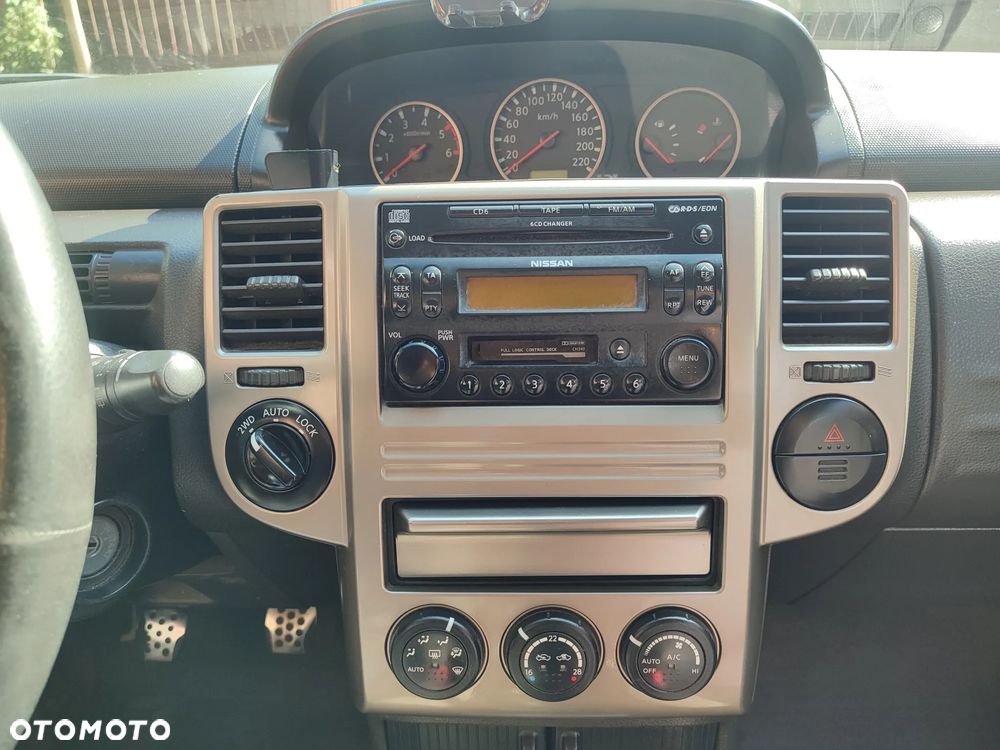 Nissan X-Trail 2.2 dCi 4x4 Columbia - 26