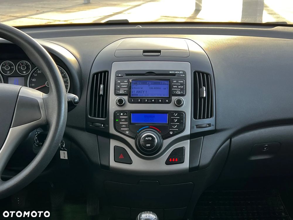 Hyundai i30 1.6 Comfort - 12