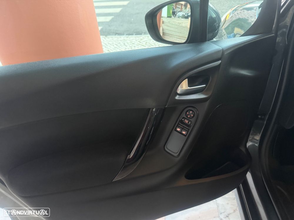 Citroën C3 1.6 BlueHDi Exclusive - 30