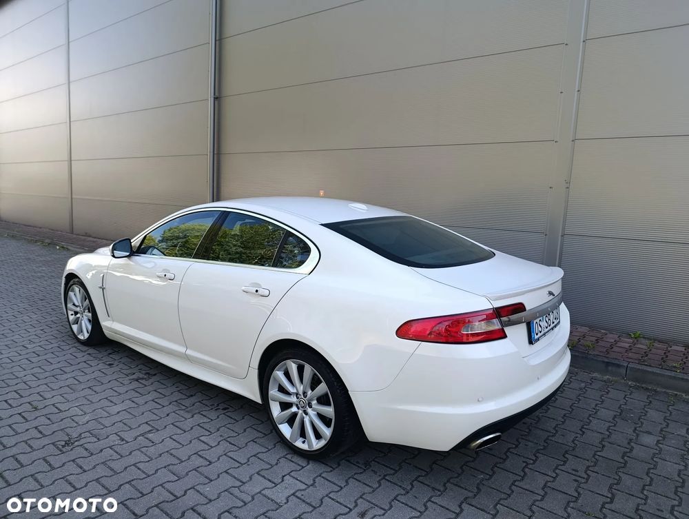 Jaguar XF 3.0 V6 S Pace - 24