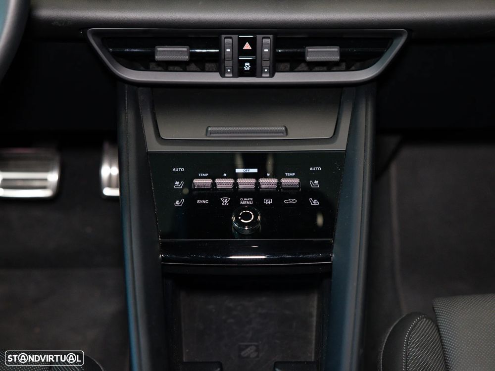 Porsche Macan Electric 4 - 22