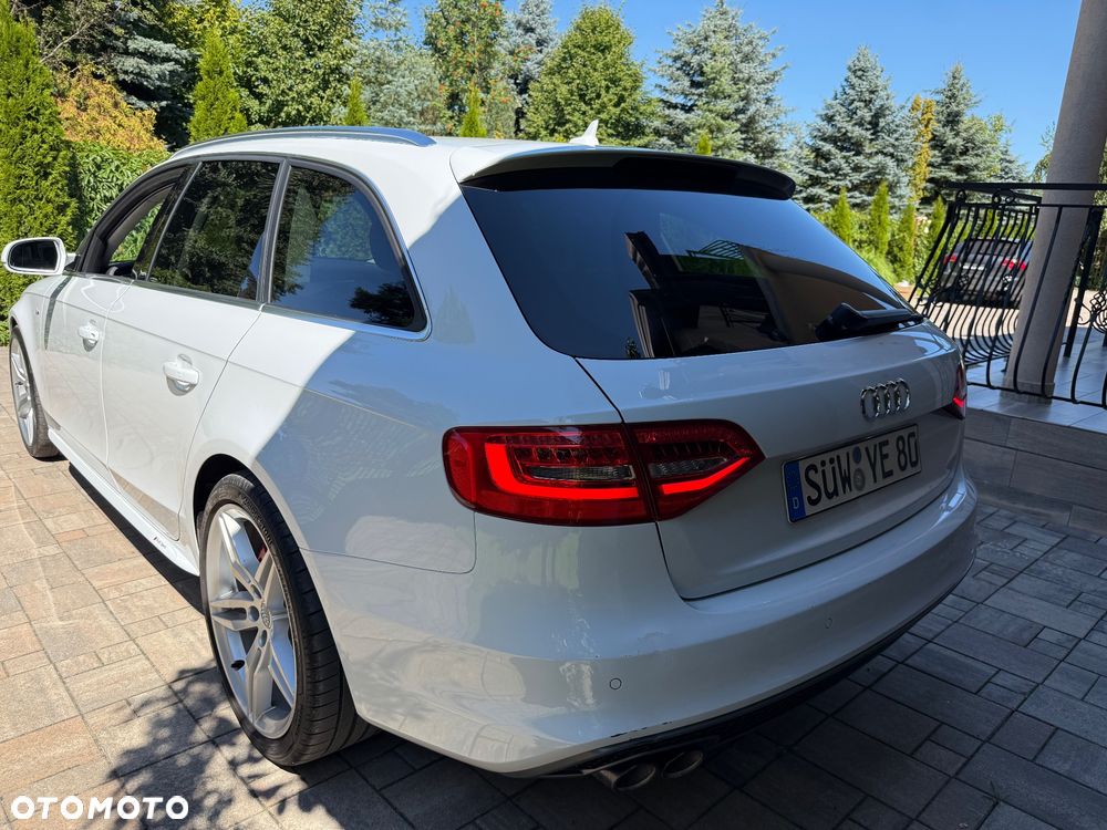 Audi A4 Avant 2.0 TDI ultra sport - 11