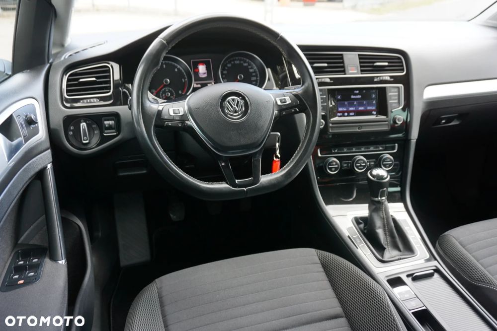 Volkswagen Golf 2.0 TDI BlueMotion Technology Cup - 12