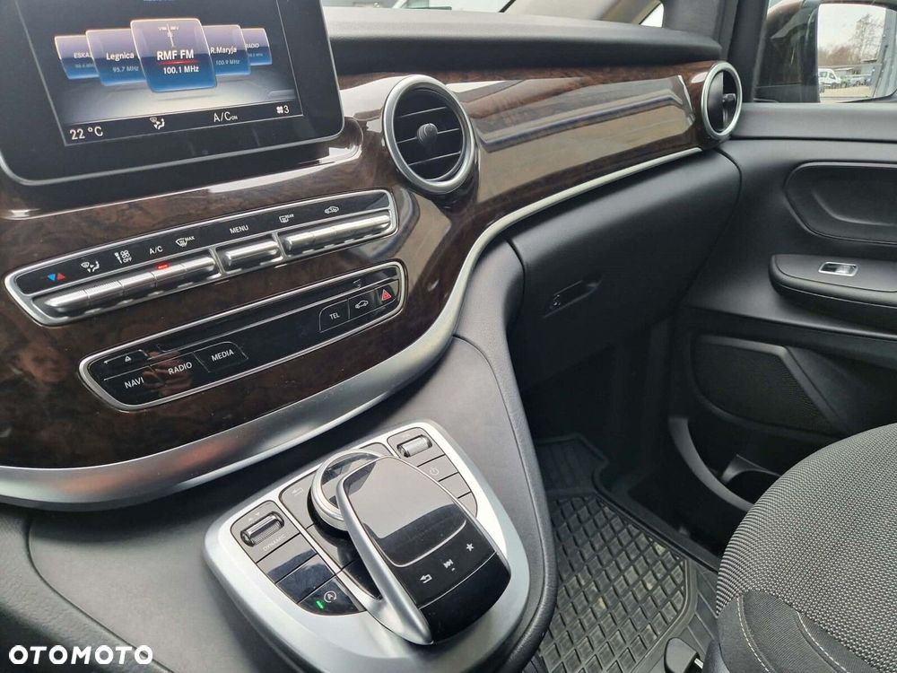 Mercedes-Benz Klasa V - 17