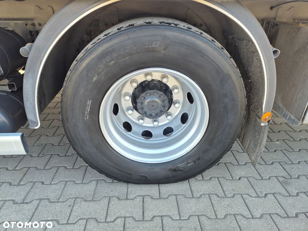 Volvo FM 340 4X2 / CHŁODNIA IZOTERMA / CARRIER VECTOR i350 / WINDA 2500KG / BEZWYPADKOWY / 1 WŁ / EURO 6 / AUTOMAT / IDEALNY / 9000KG ŁADOWNOŚĆ / WEBASTO - 14