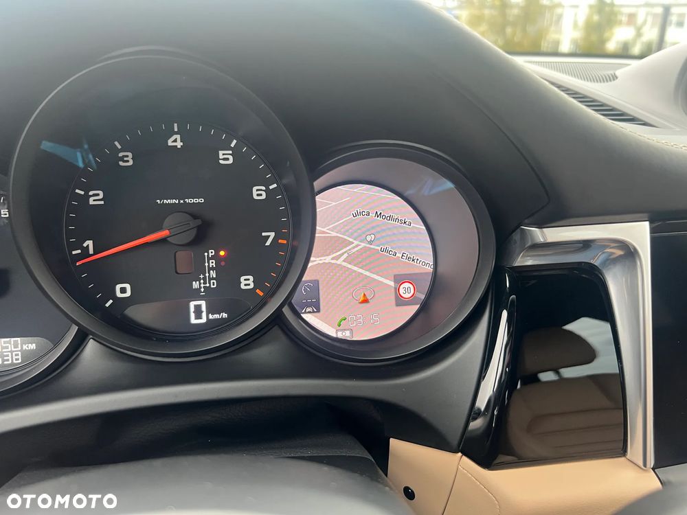 Porsche Macan Standard - 24