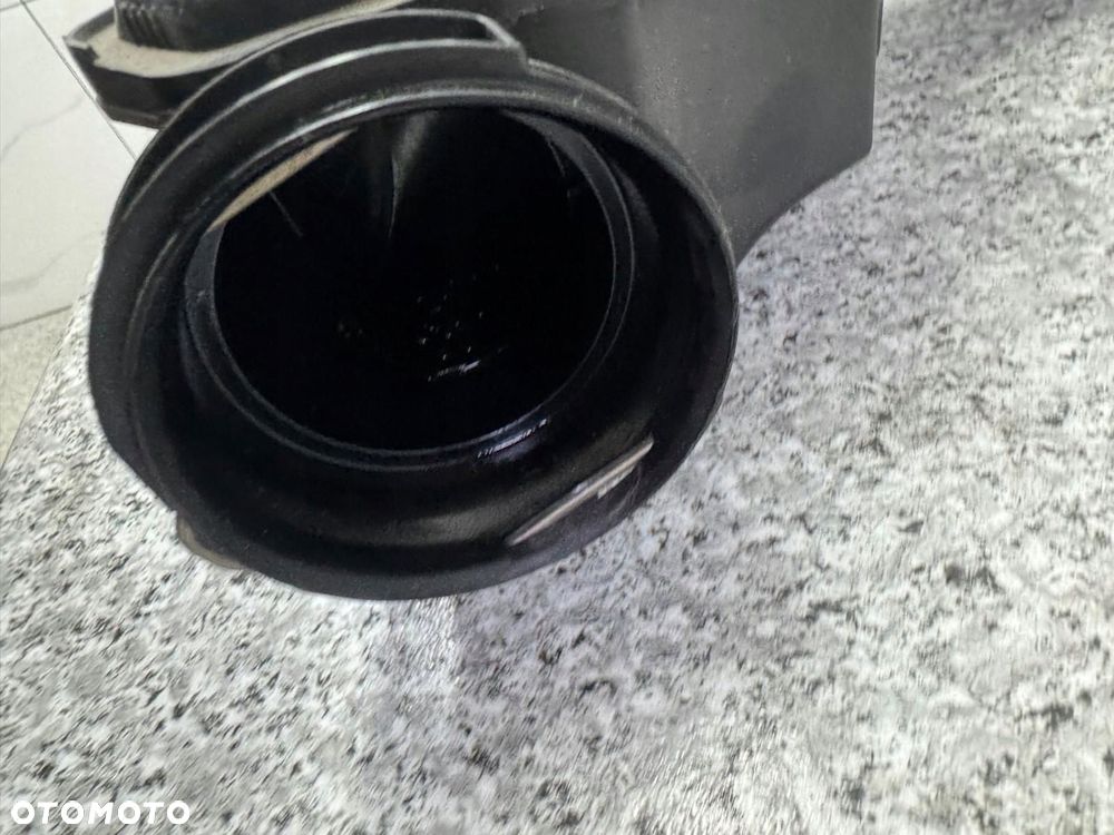 rezonator rura powietrza volvo xc40 2017-2024 2.0 b4 32298336 - 3