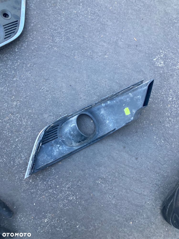 RENAULT Megane IV 4 lewa chrom kratka połysk ZDERZAKA  przedniego KRATKA halogenu W ZDERZAK  przedni  zaślepka na halogen - 3