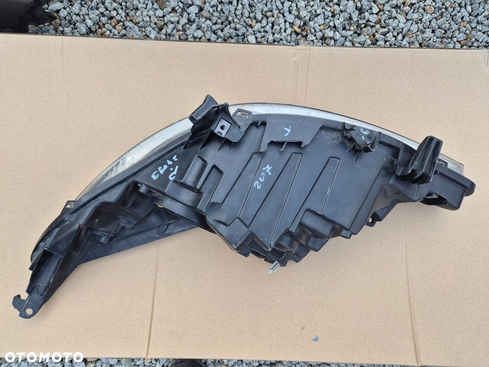Peugeot 2007 reflektor prawy.2006-2009. Valeo.EU. - 9
