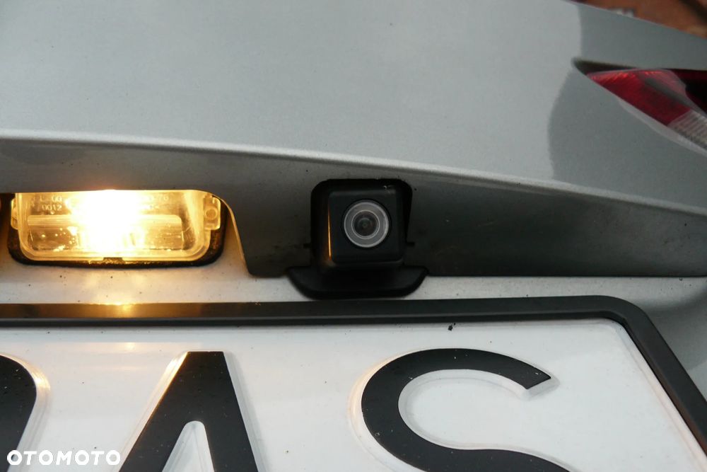 Toyota Auris 1.6 D-4D Design Edition - 9