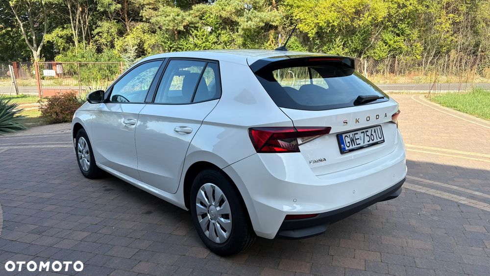 Skoda Fabia 1.0 Essence - 2