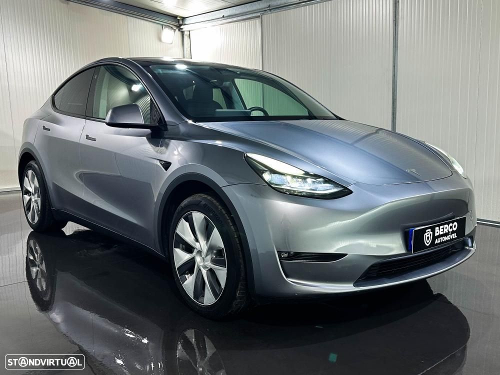 Tesla Model Y Long Range Dual Motor AWD - 4