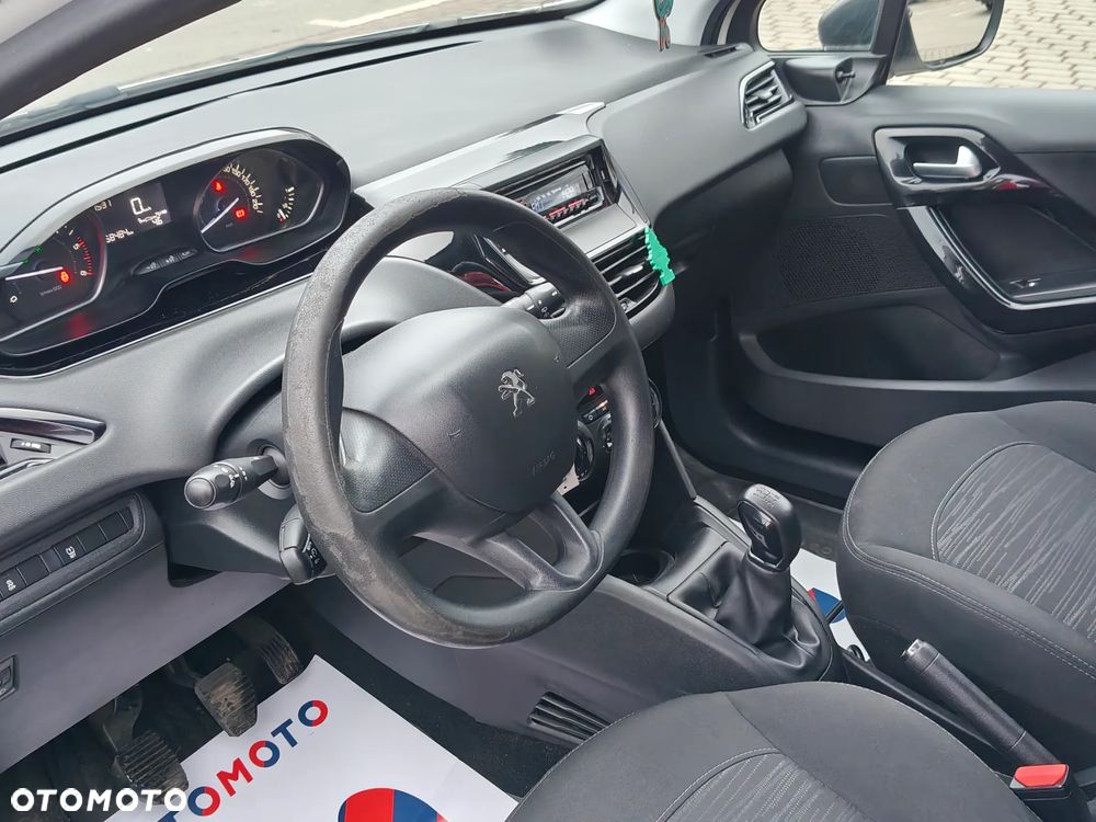 Peugeot 208 - 15