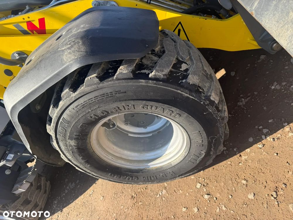 Wacker Neuson WL 28 - waga tylko 2800 kg - 13