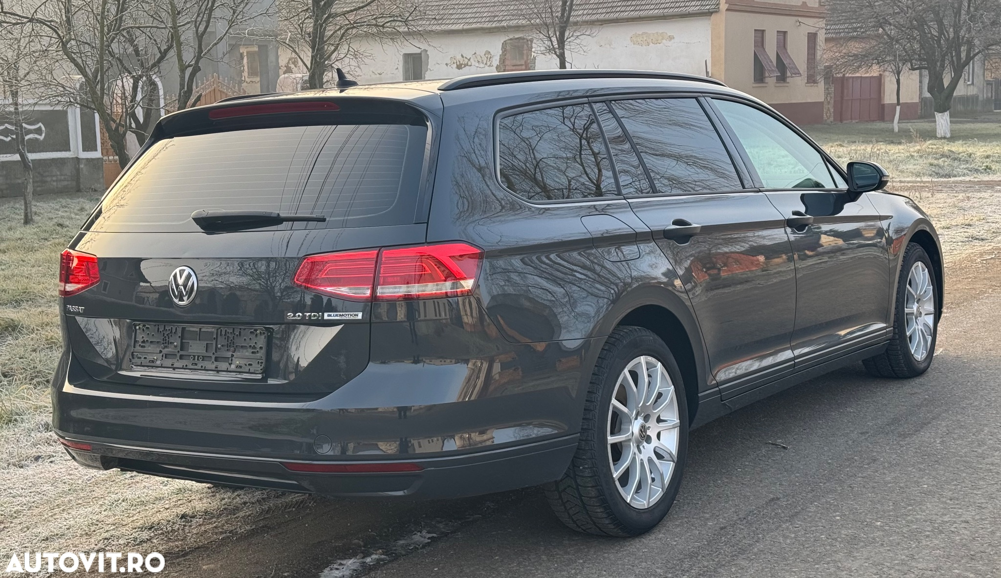 Volkswagen Passat Variant 2.0 TDI (BlueMotion Technology) Trendline - 12