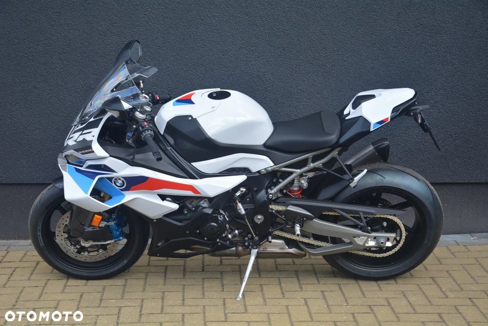 BMW S - 6