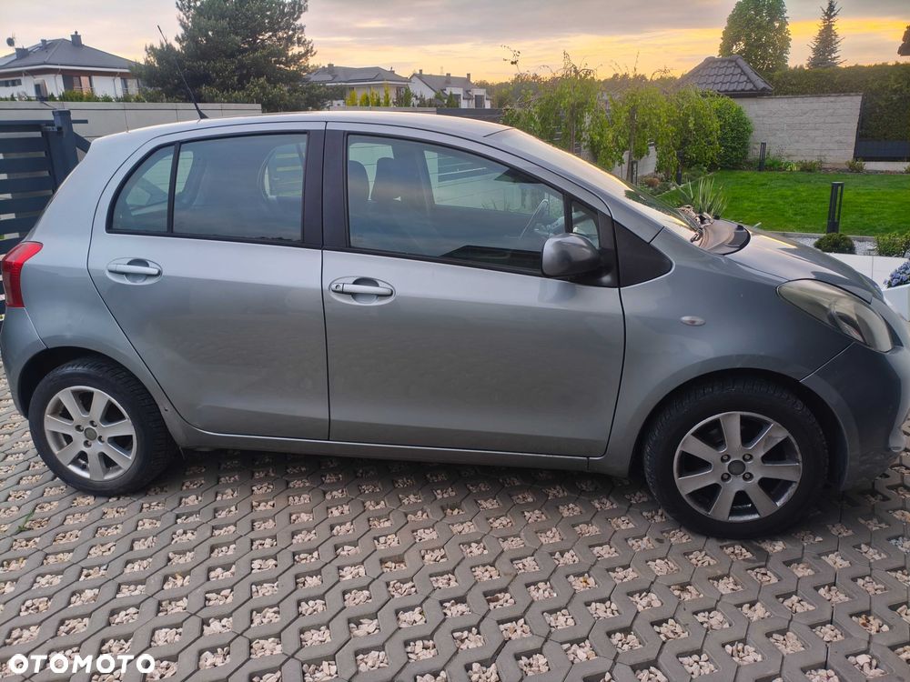 Toyota Yaris - 2