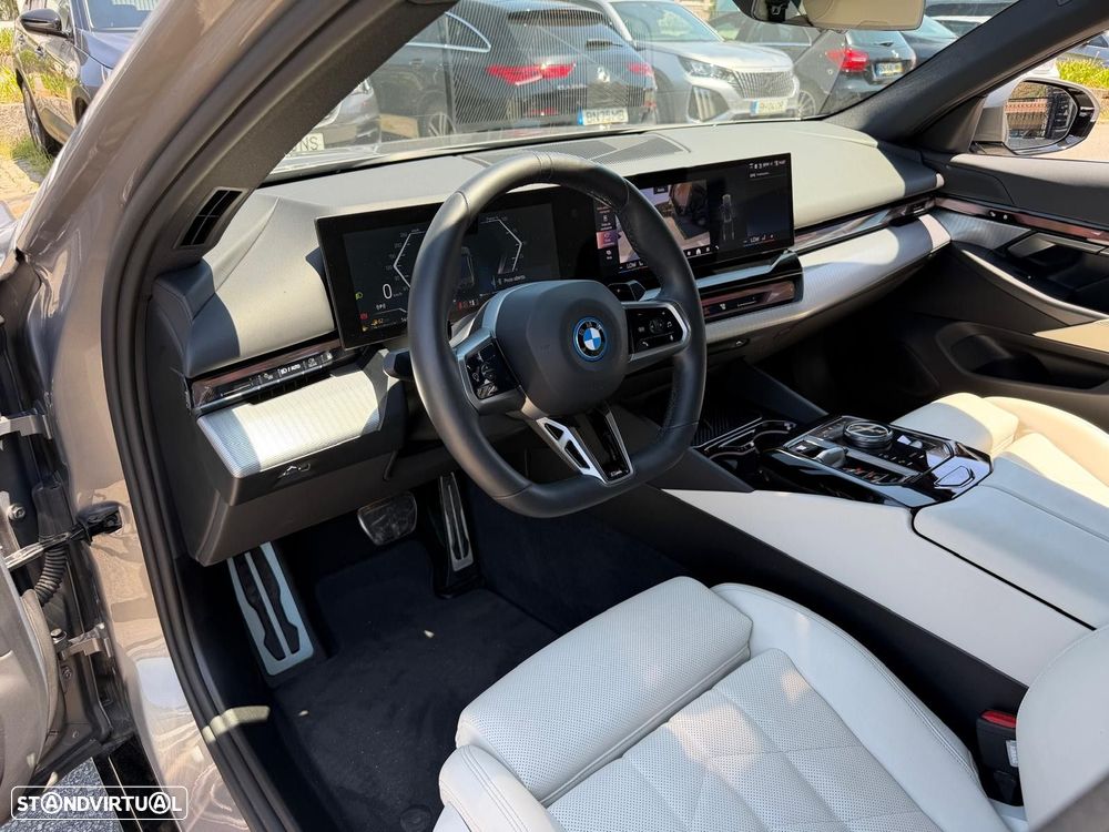 BMW 530 e Pack Desportivo M Pro - 9