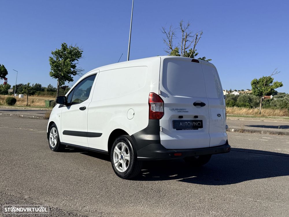 Ford Transit Courier - 9