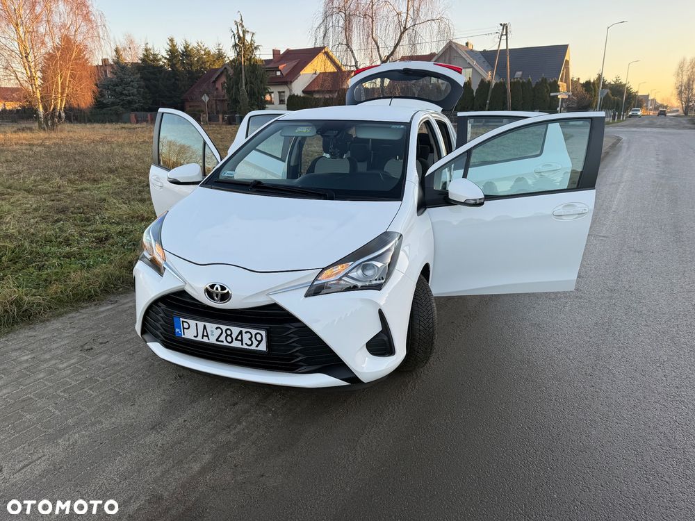 Toyota Yaris 1.0 Premium - 1
