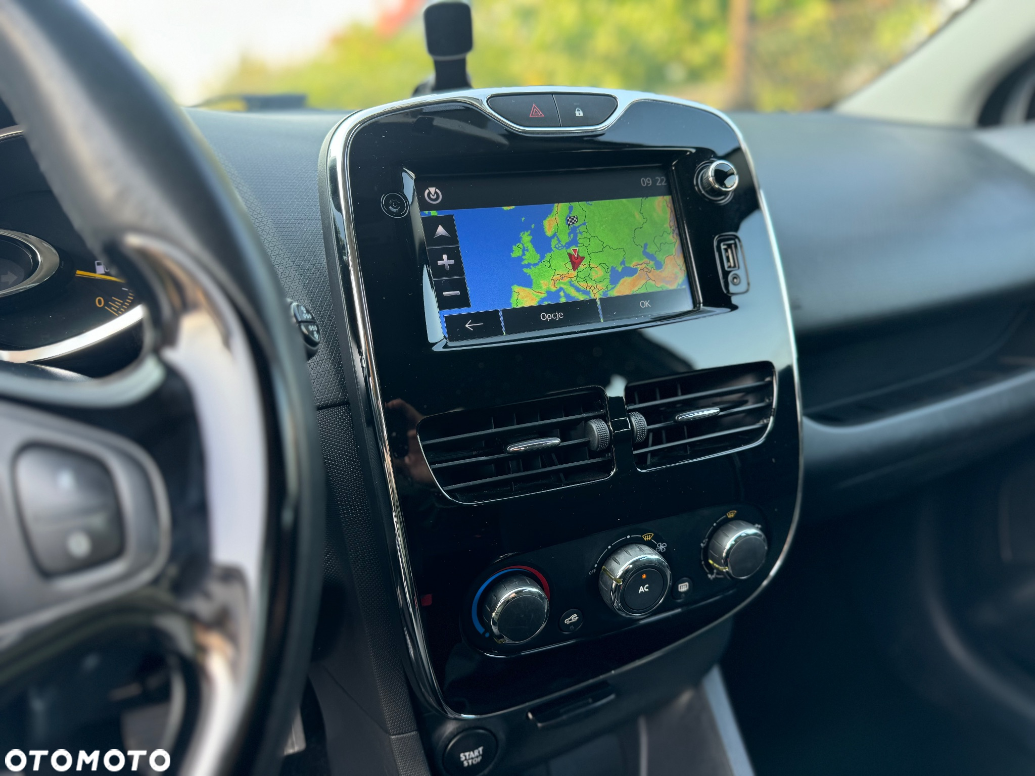 Renault Clio - 36