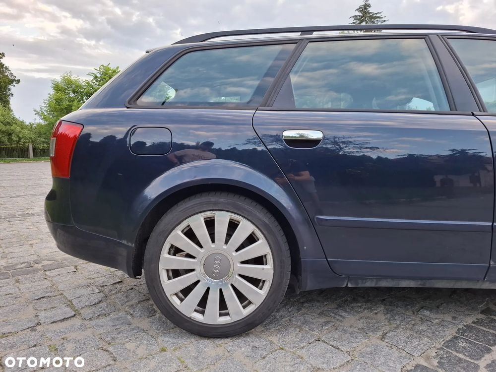 Audi A4 Avant 2.4 - 8